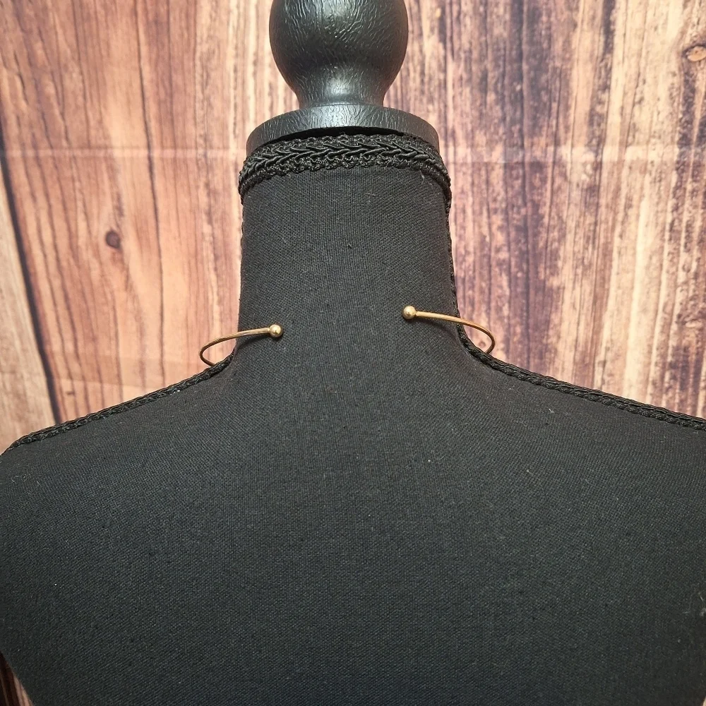 Textured Oval Gold Choker with Hammered Pendant NWT!